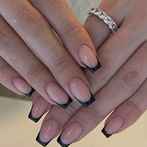 NIB Upgrade Your Look With 24pcs Short Square Nails In French Black Color